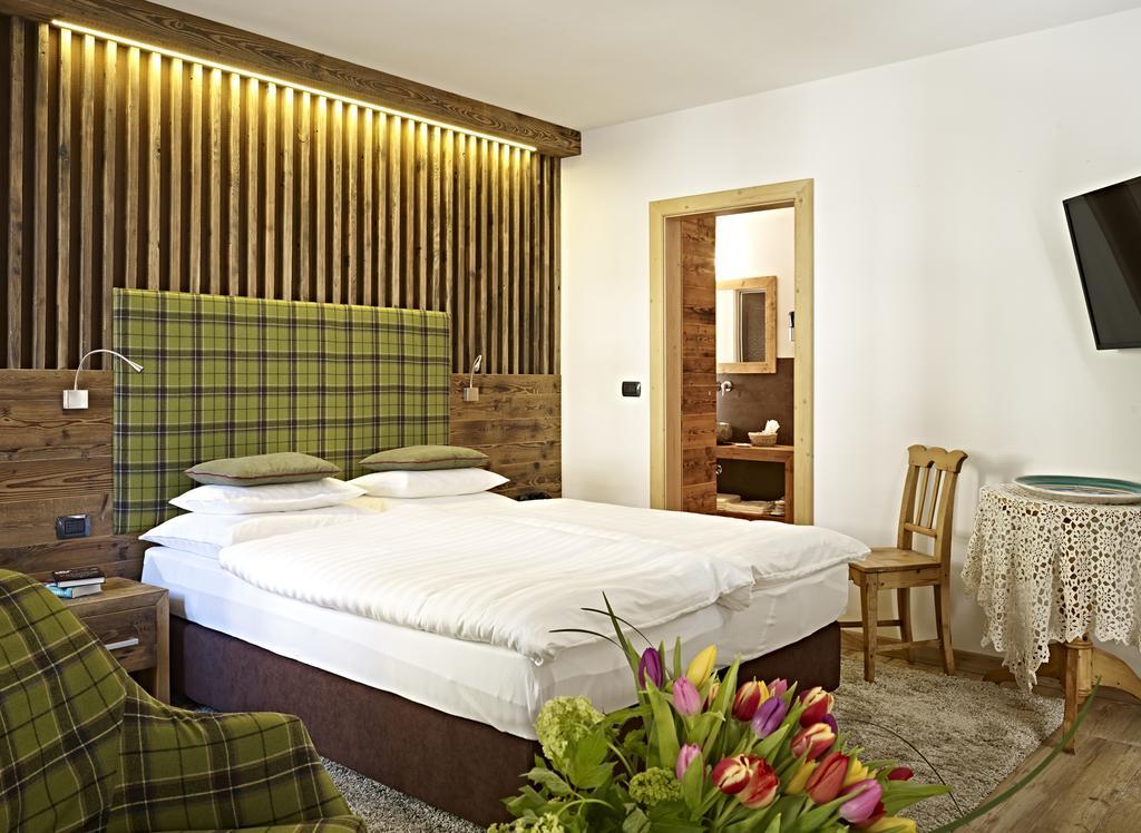 Ciasa Mancin Suite-Apartments Moena Room photo